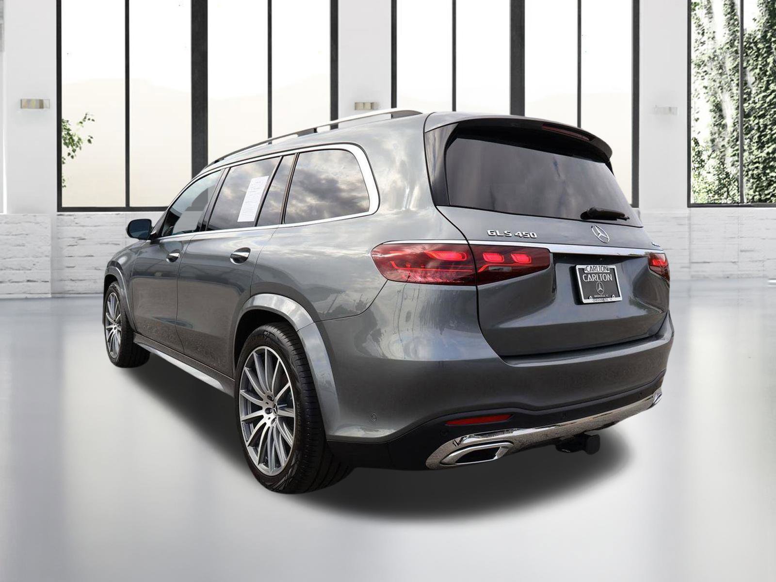 Used 2025 Mercedes-Benz GLS 450 4MATIC image 3