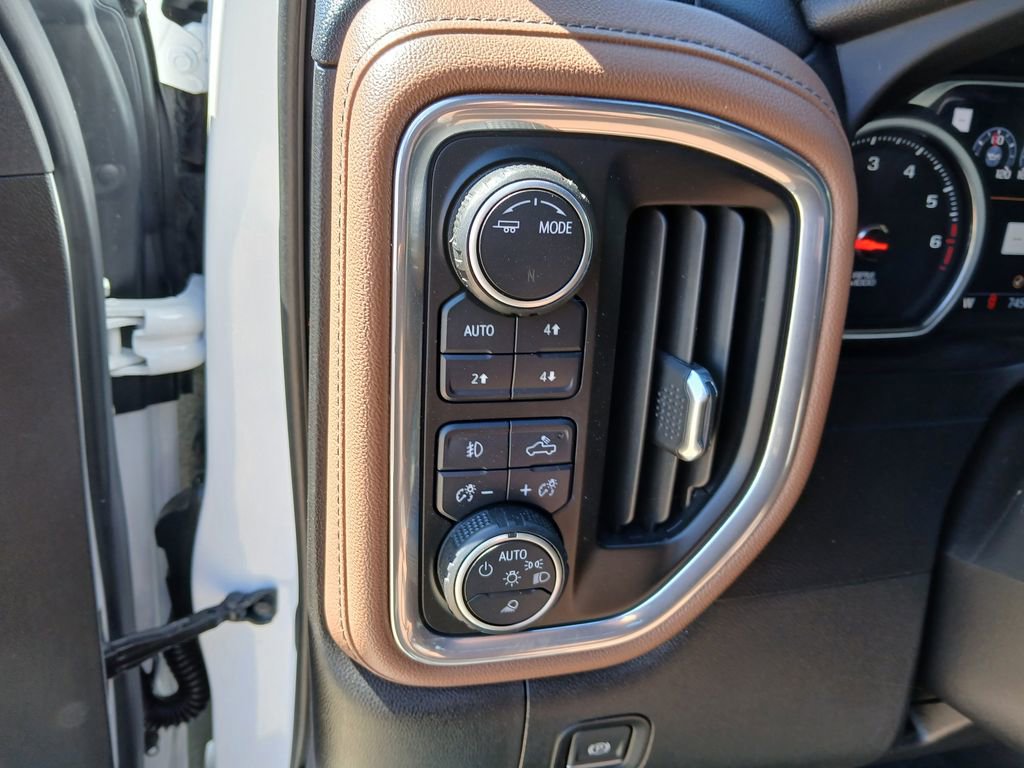 Used 2022 Chevrolet Silverado 1500 High Country image 13