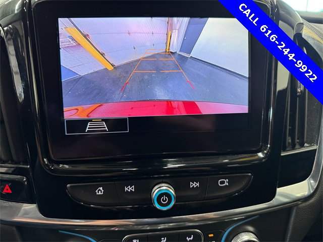 Used 2020 Chevrolet Traverse LT w/ Driver Confidence II Package image 17