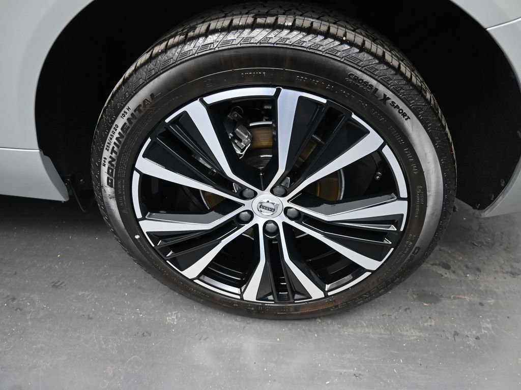Used 2025 Volvo XC60 B5 Plus image 9