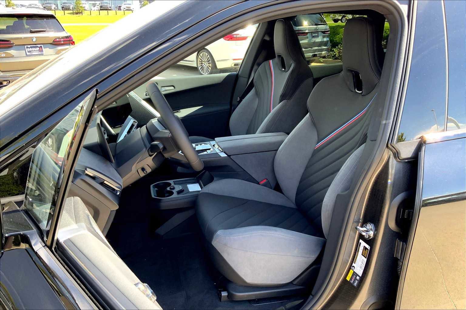 New 2026 BMW iX M70 image 9