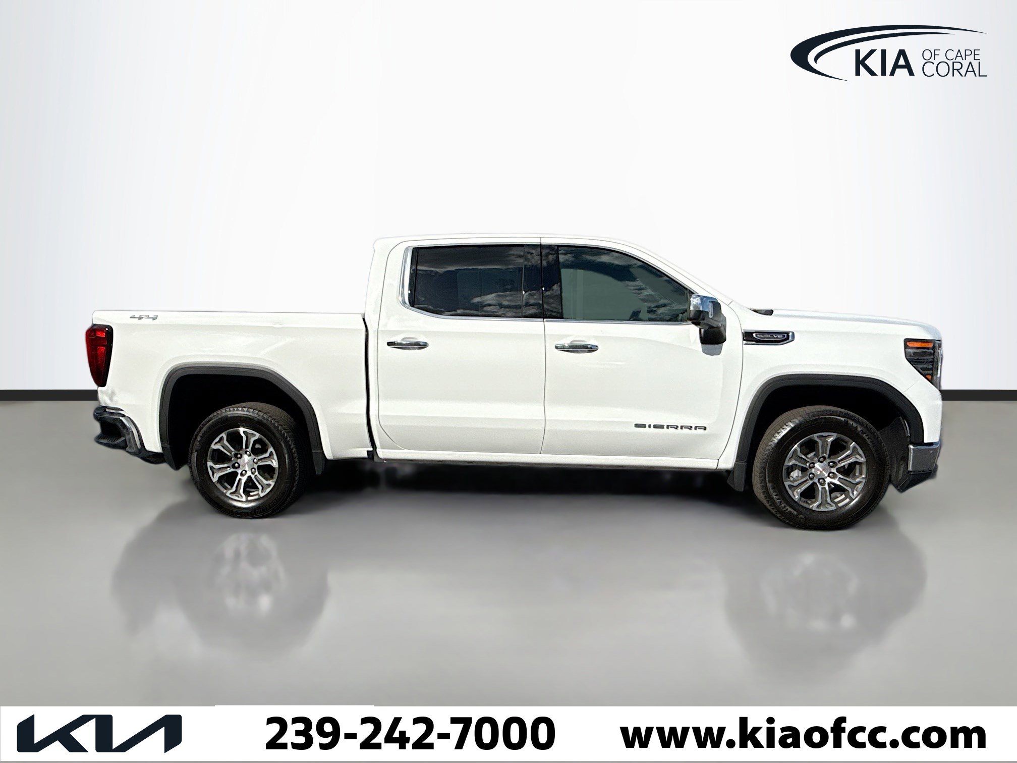 Used 2026 GMC Sierra 1500 SLT AWD/4WD image 6