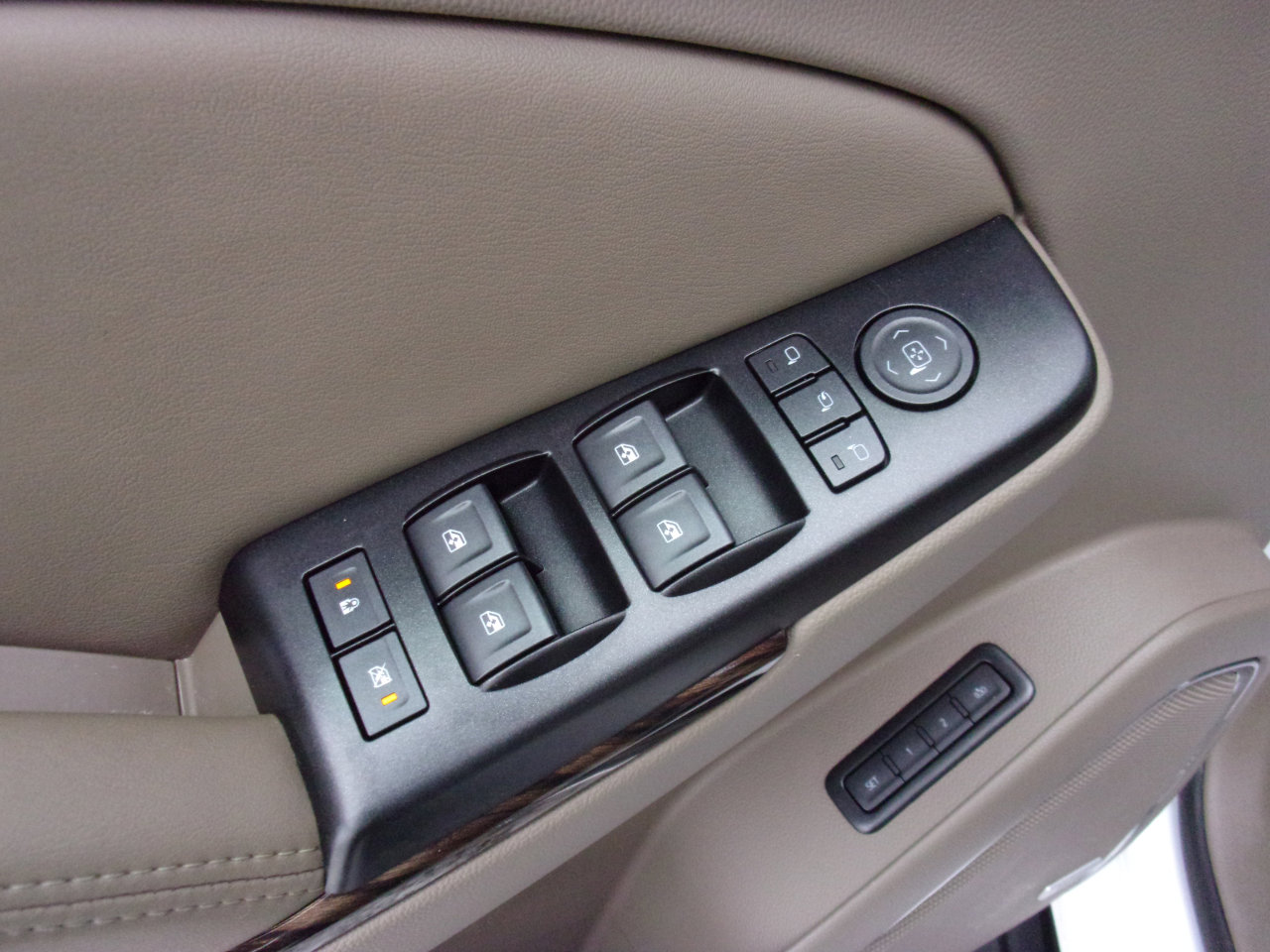 Used 2019 GMC Yukon XL SLT w/ Open Road Package image 14