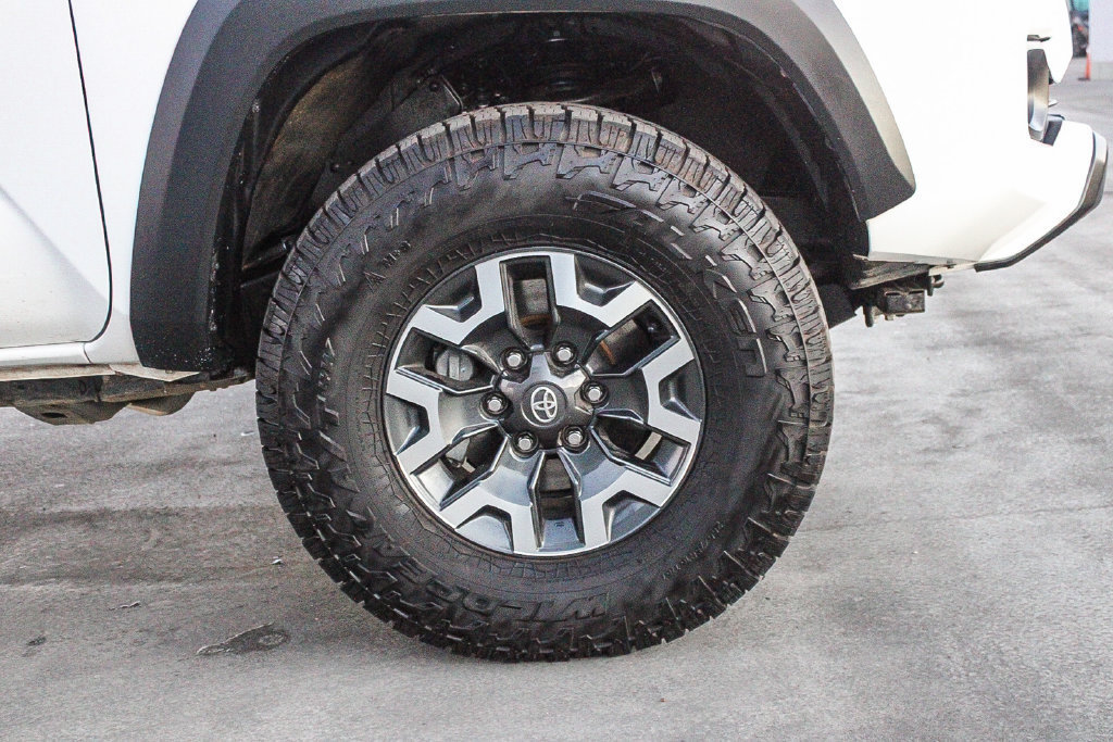 Used 2023 Toyota Tacoma TRD Off-Road w/ Black Out Package (TMS) AWD/4WD image 11
