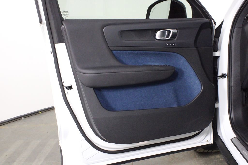 Used 2023 Volvo C40 P8 Recharge Plus image 16