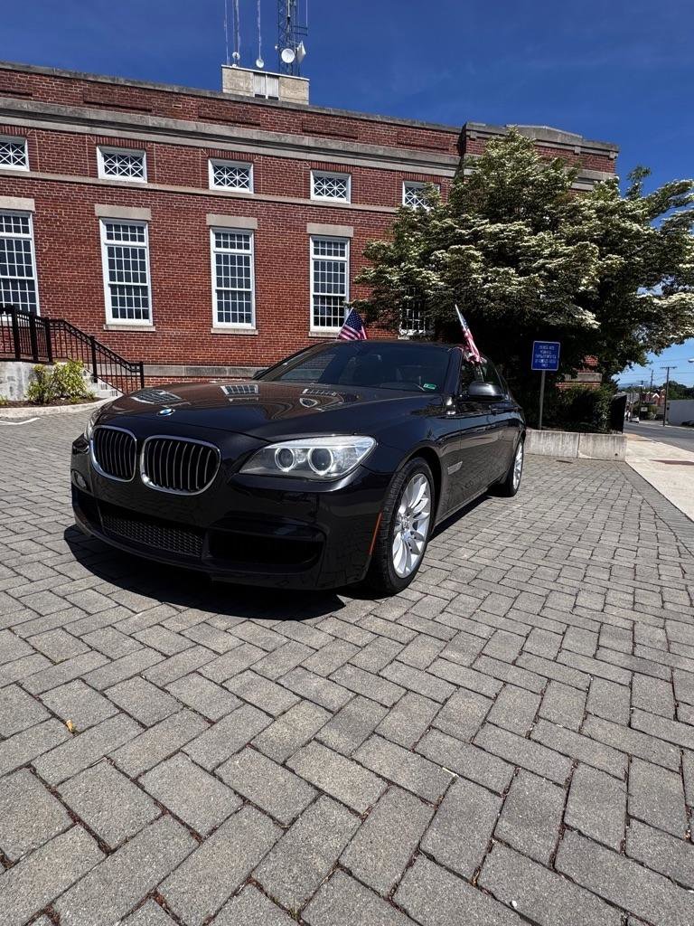 Used 2014 BMW 750Li xDrive AWD/4WD image 1