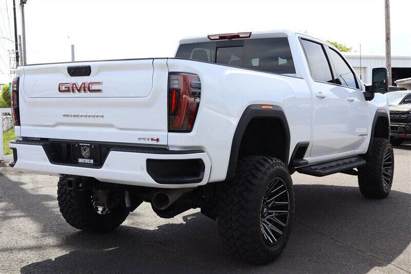 Used 2025 GMC Sierra 3500 AT4 AWD/4WD image 5