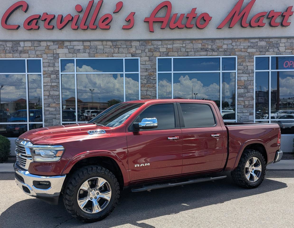Used 2019 RAM 1500 Laramie AWD/4WD image 1