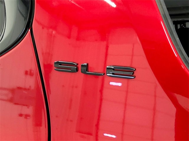 Used 2022 GMC Acadia SLE w/ Driver Convenience Package image 32