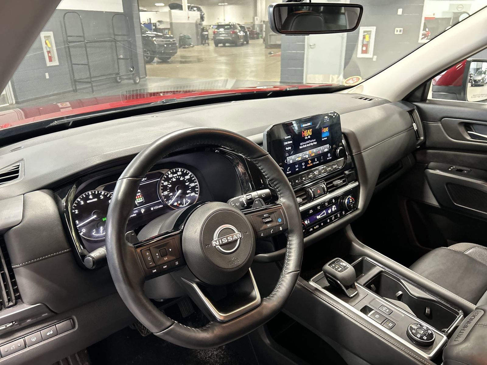Certified 2024 Nissan Pathfinder SL AWD/4WD image 31