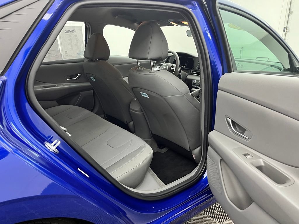 Used 2023 Hyundai Elantra SE FWD image 33