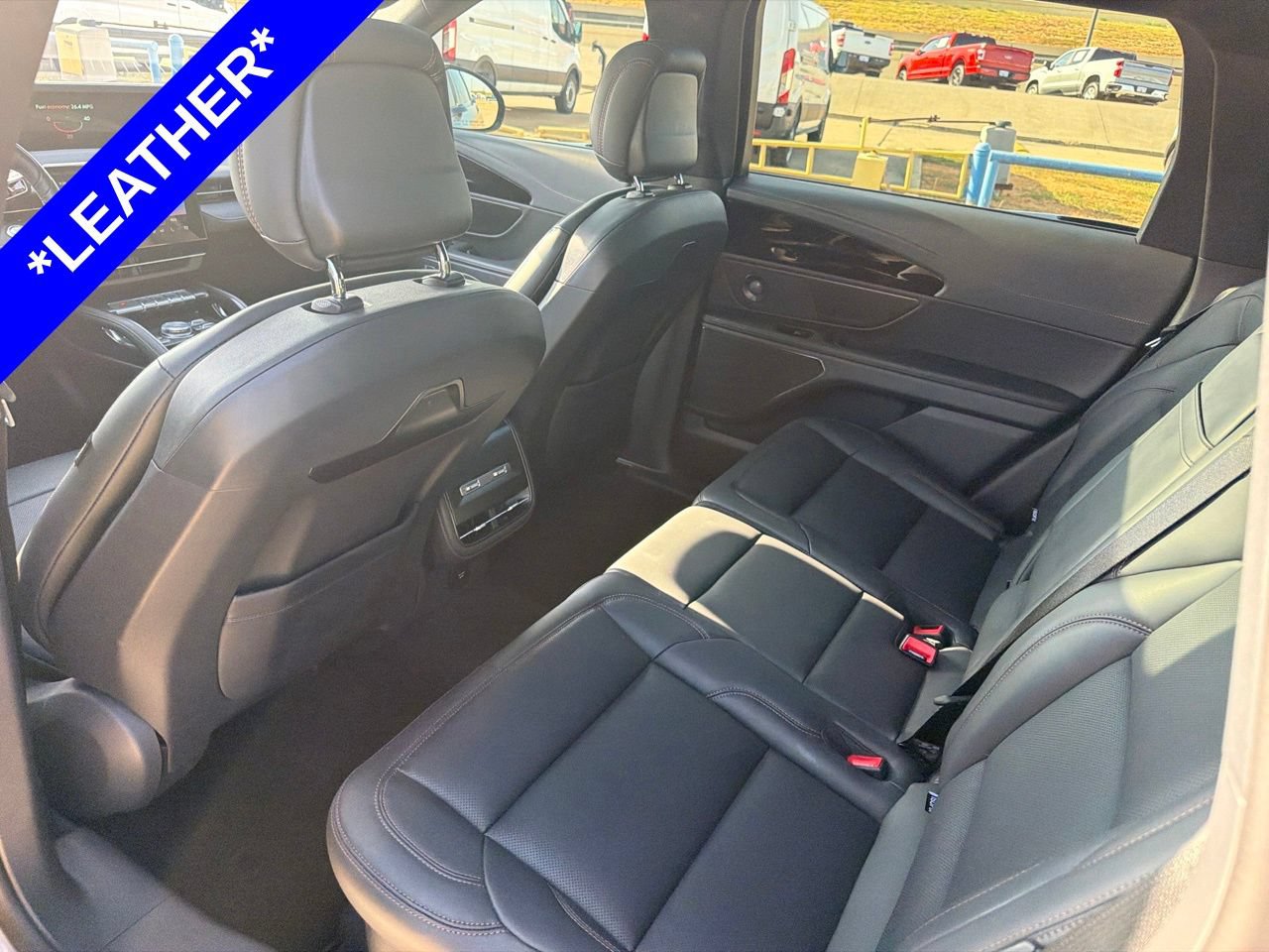 Used 2025 Lincoln Nautilus Premier w/ Equipment Group 102A AWD/4WD image 7