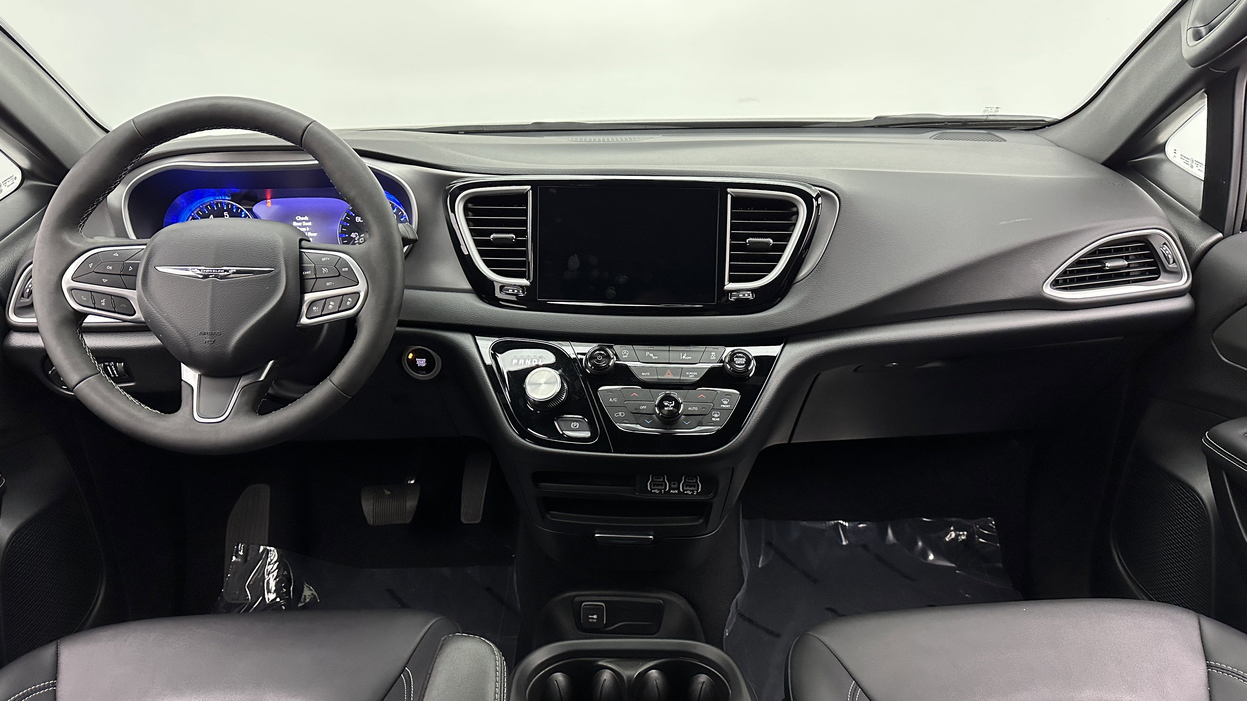 Used 2025 Chrysler Pacifica Select image 30