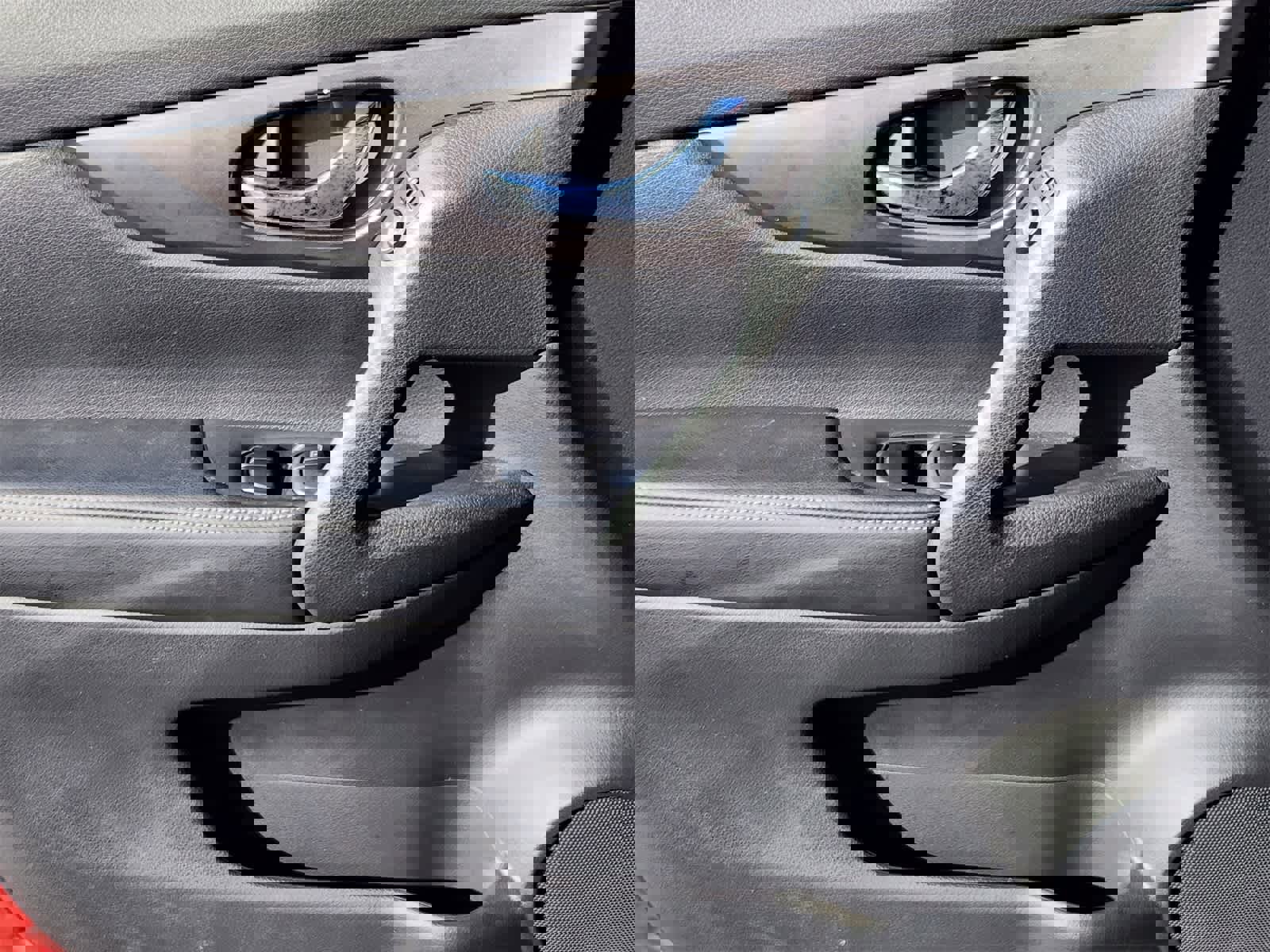 Used 2014 Nissan Rogue SV w/ SV Premium Package image 22