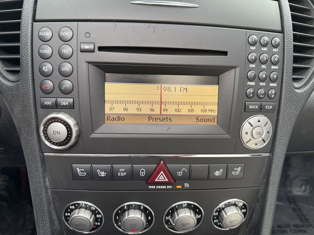 Used 2010 Mercedes-Benz SLK 300 image 18