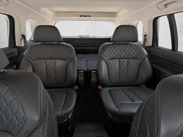 Used 2020 BMW X7 xDrive40i w/ Premium Package AWD/4WD image 22