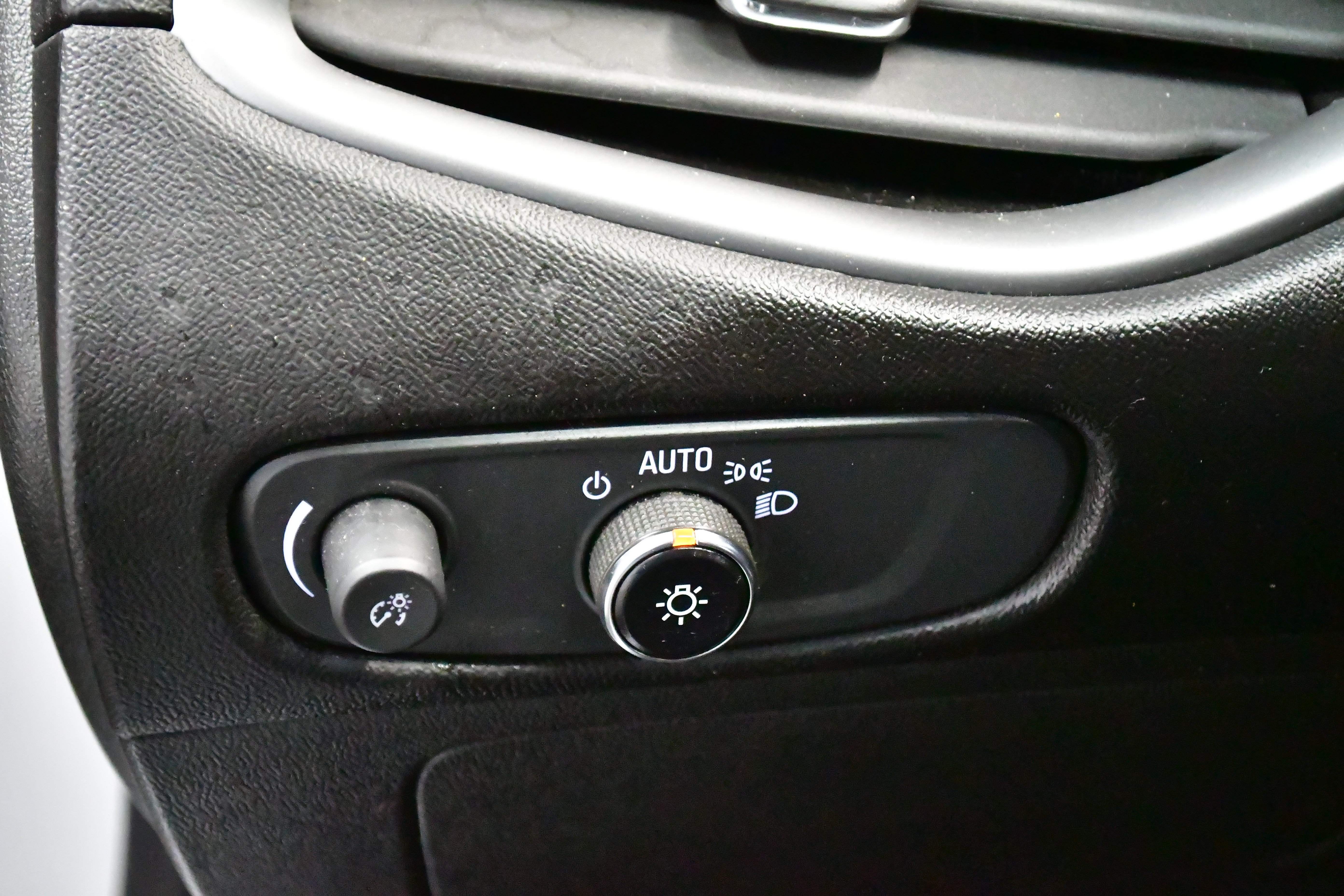 Used 2024 Chevrolet Malibu LT image 24