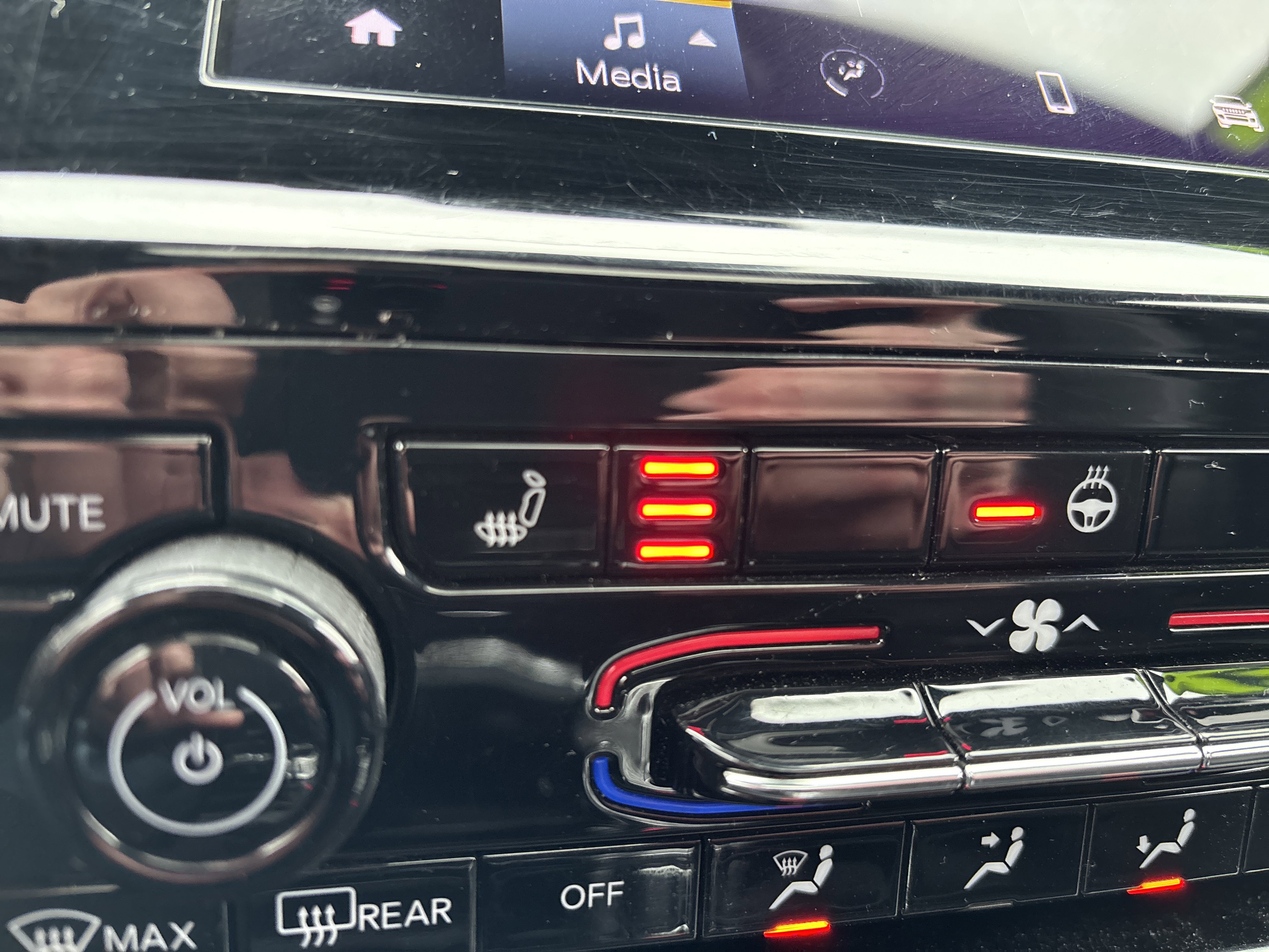 Used 2021 Jeep Grand Cherokee L Laredo image 30