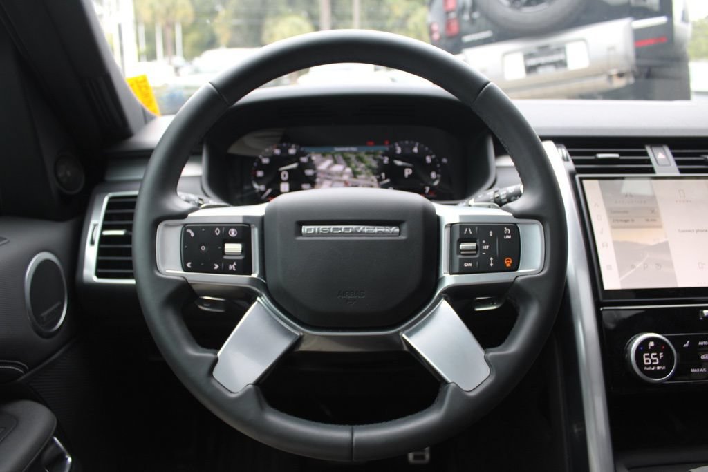 Certified 2025 Land Rover Discovery Dynamic SE AWD/4WD image 15