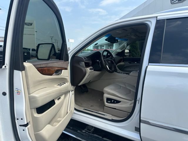 Used 2016 Cadillac Escalade Premium AWD/4WD image 11