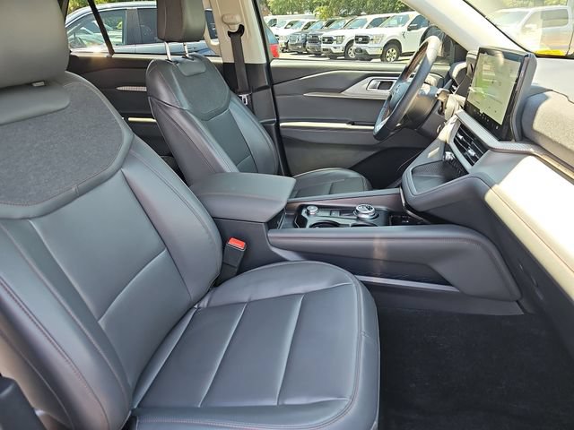 Certified 2025 Ford Explorer Active w/ Active Comfort Package RWD image 12