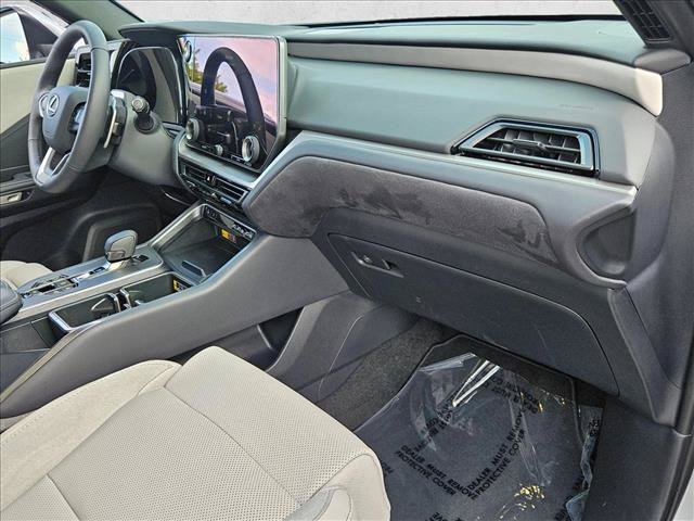 Used 2026 Lexus TX 550h AWD Plug-In Hybrid w/ Technology Package image 21
