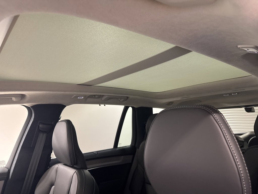New 2026 Volvo XC90 B6 Ultra w/ Lounge Package AWD/4WD image 16