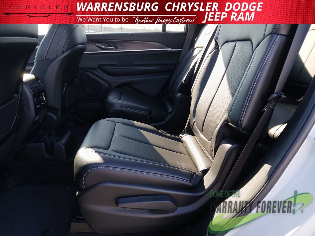 New 2025 Jeep Grand Cherokee L Limited w/ Luxury Tech Group II AWD/4WD image 13