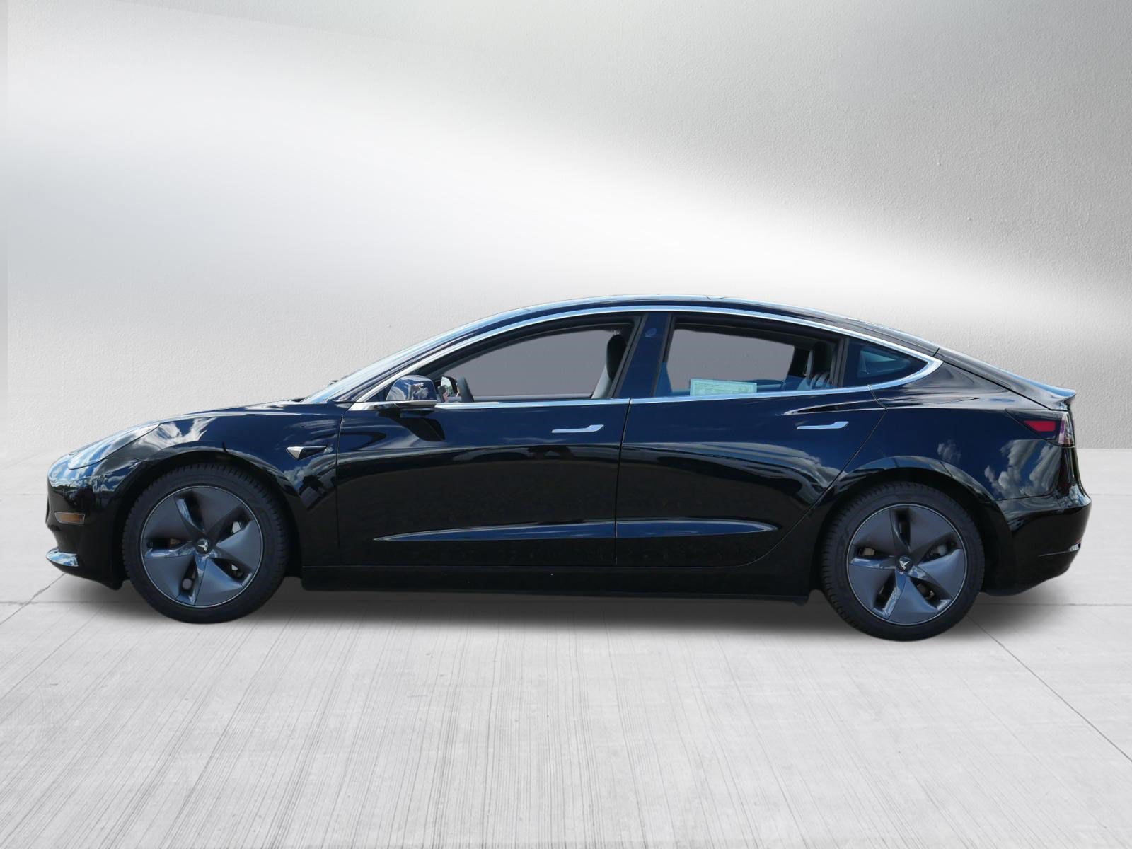 Used 2020 Tesla Model 3 Standard Range RWD image 4