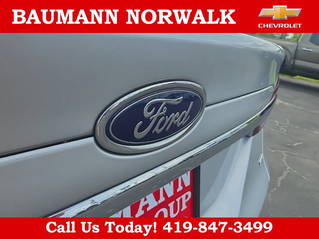 Used 2017 Ford Fusion SE w/ Fusion SE Technology Package FWD image 19