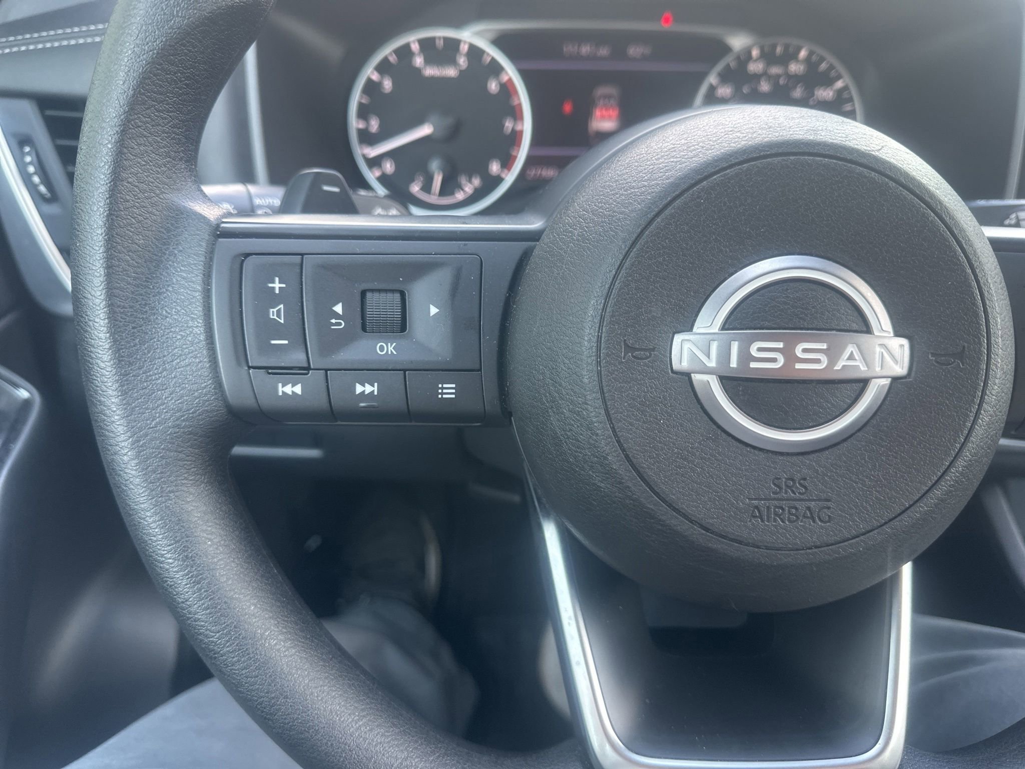 Used 2024 Nissan Rogue S AWD/4WD image 24