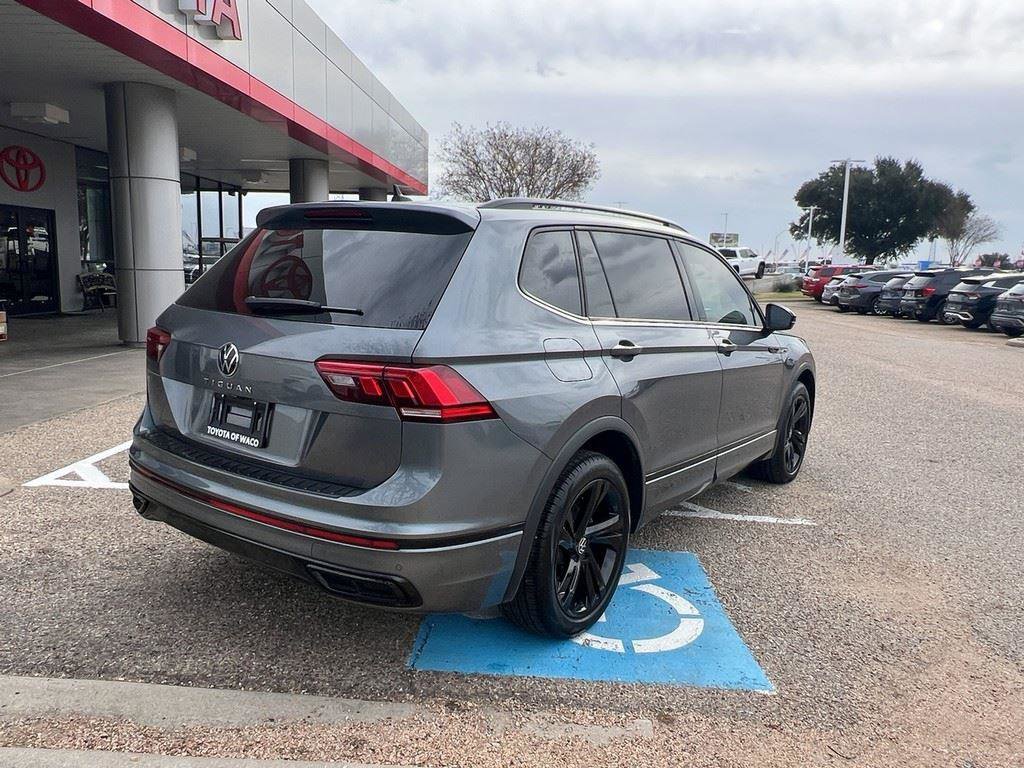 Used 2024 Volkswagen Tiguan SE R-Line image 5