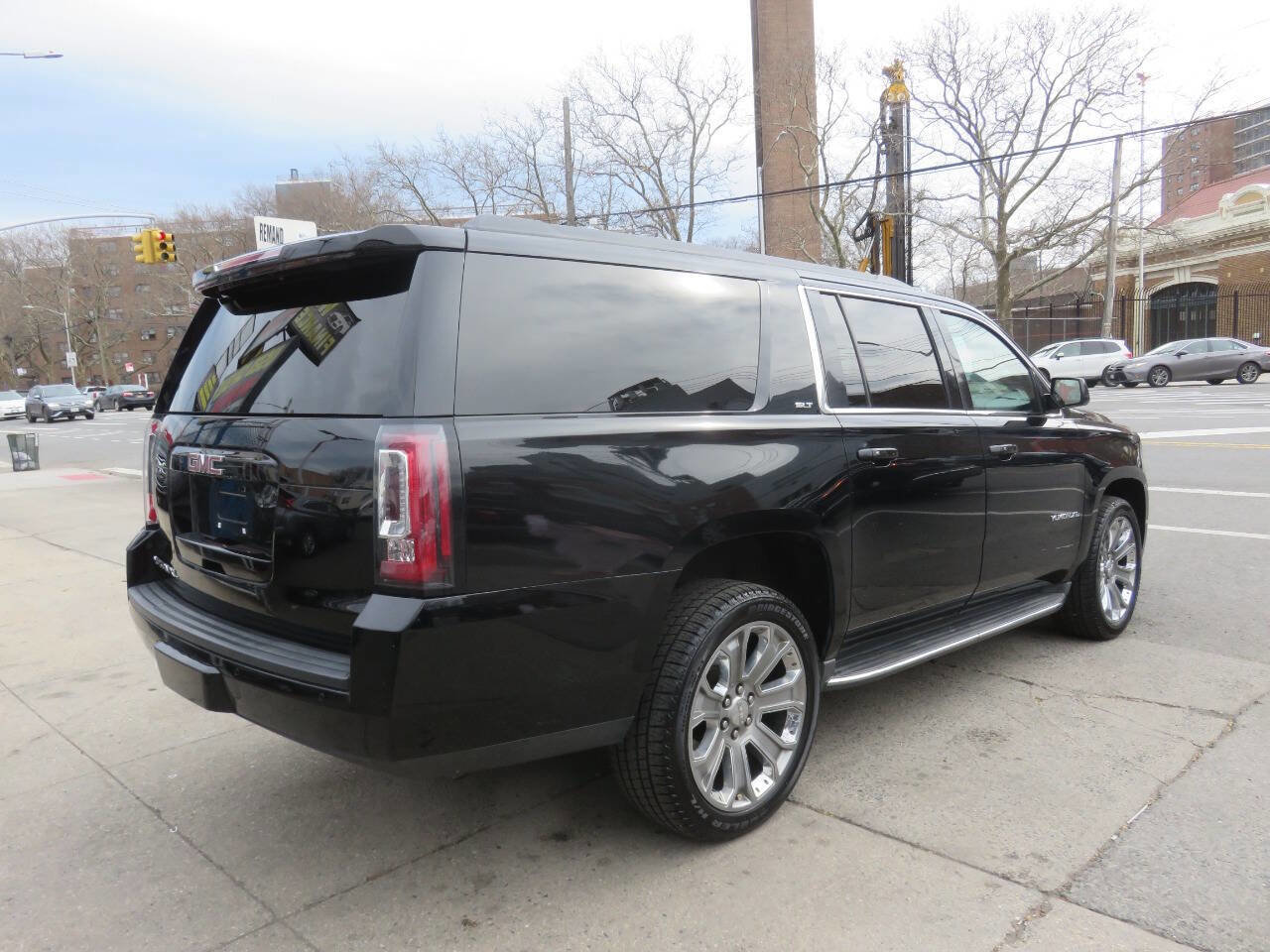 Used 2016 GMC Yukon XL SLT w/ Open Road Package image 4