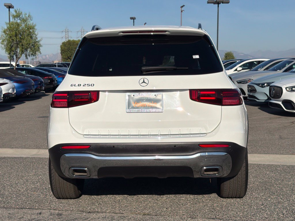 Used 2026 Mercedes-Benz GLB 250 image 9