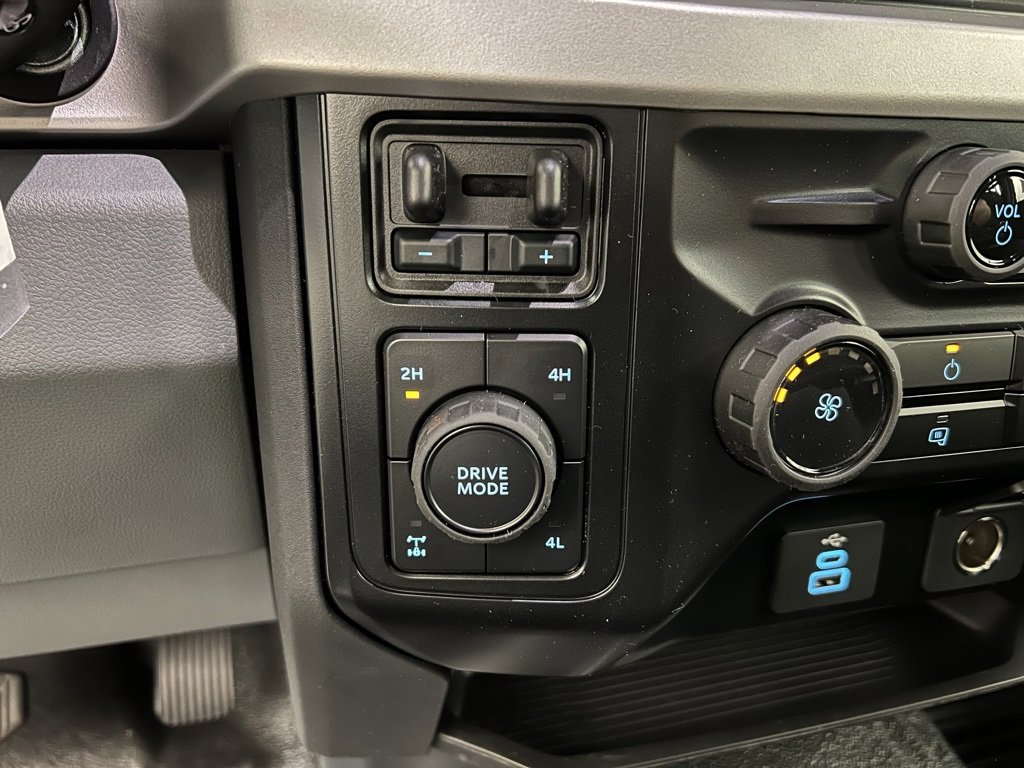 New 2026 Ford F350 XL w/ XL Chrome Package image 14