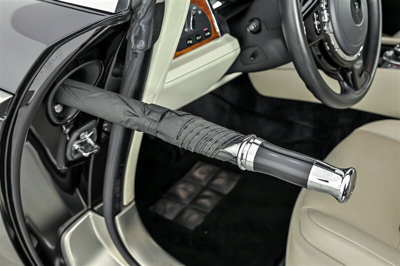 Used 2015 Rolls-Royce Wraith RWD image 16