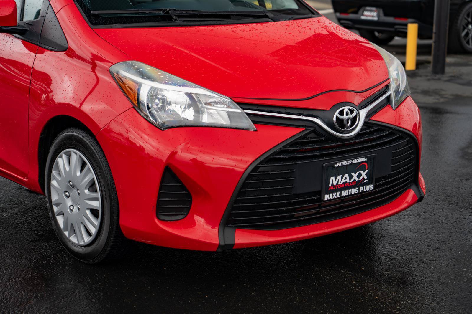 Used 2015 Toyota Yaris L FWD image 7