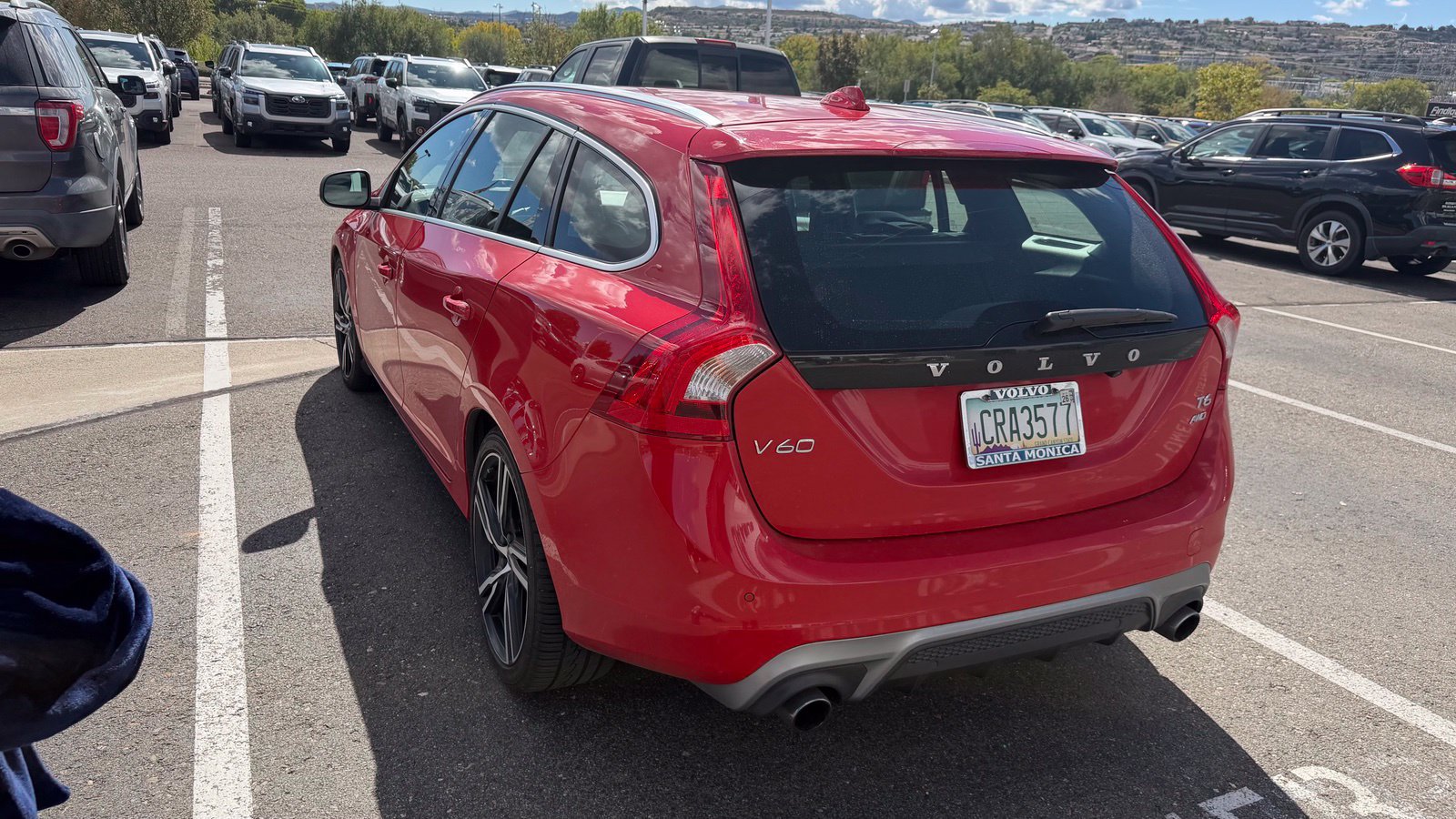Used 2017 Volvo V60 T6 R-Design Platinum w/ Climate Package AWD/4WD image 4