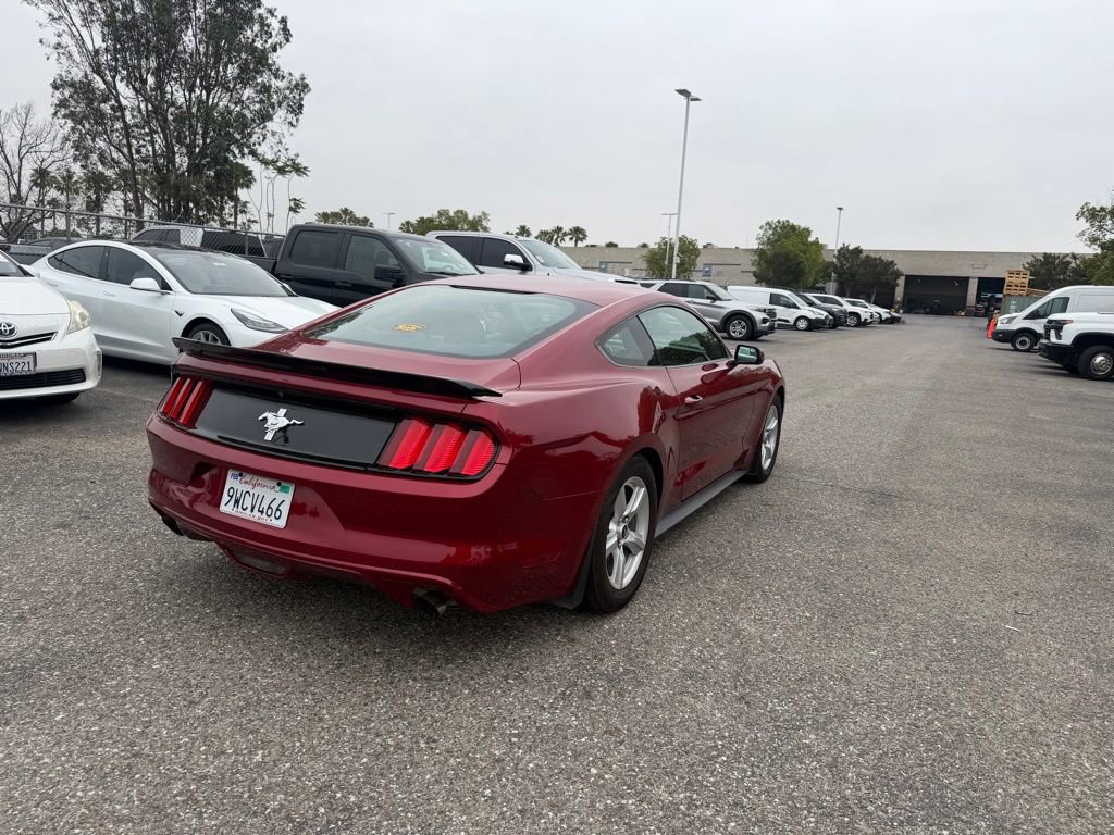 Used 2017 Ford Mustang Coupe RWD image 3