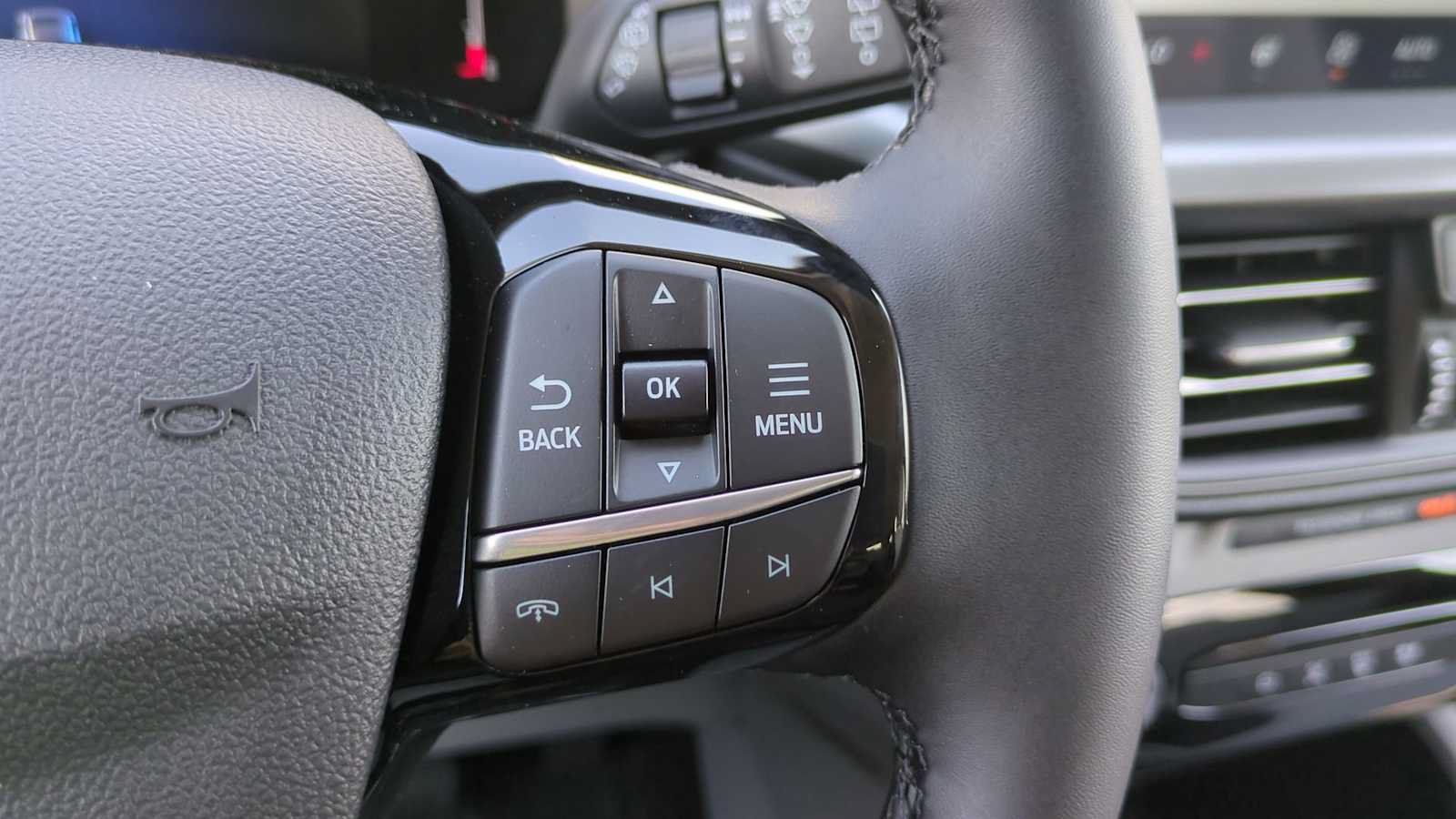 New 2025 Ford Escape SE FWD image 22