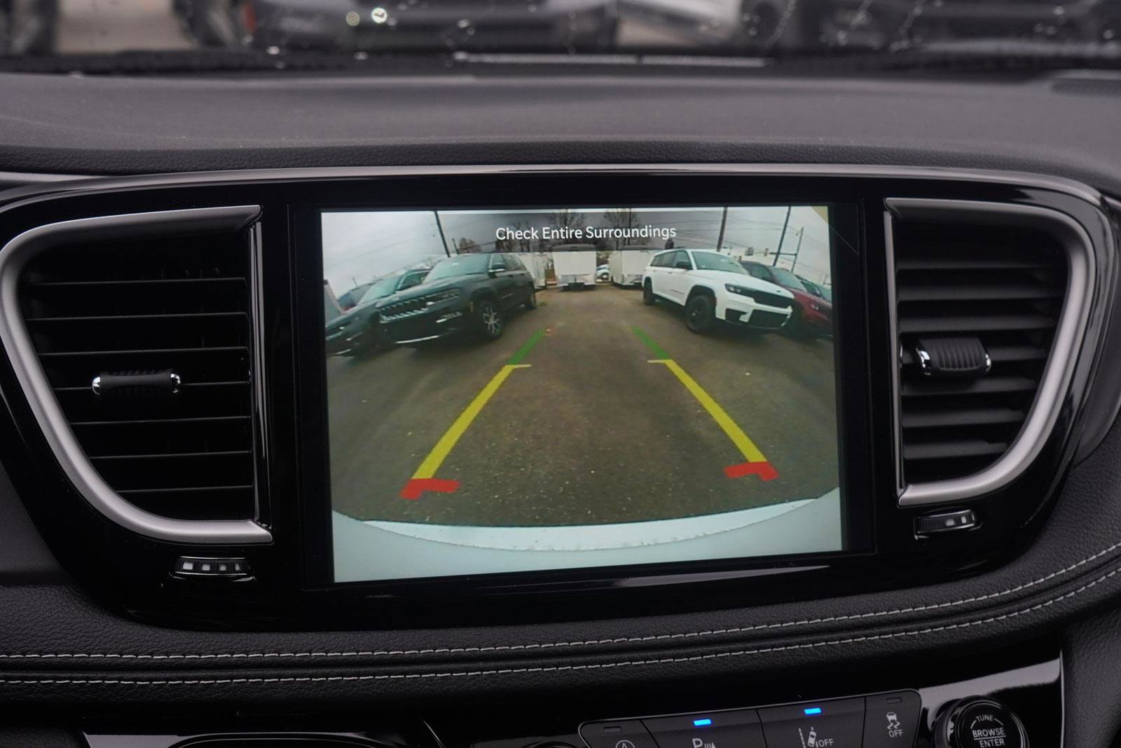 New 2026 Chrysler Pacifica Select w/ S Appearance Package image 25