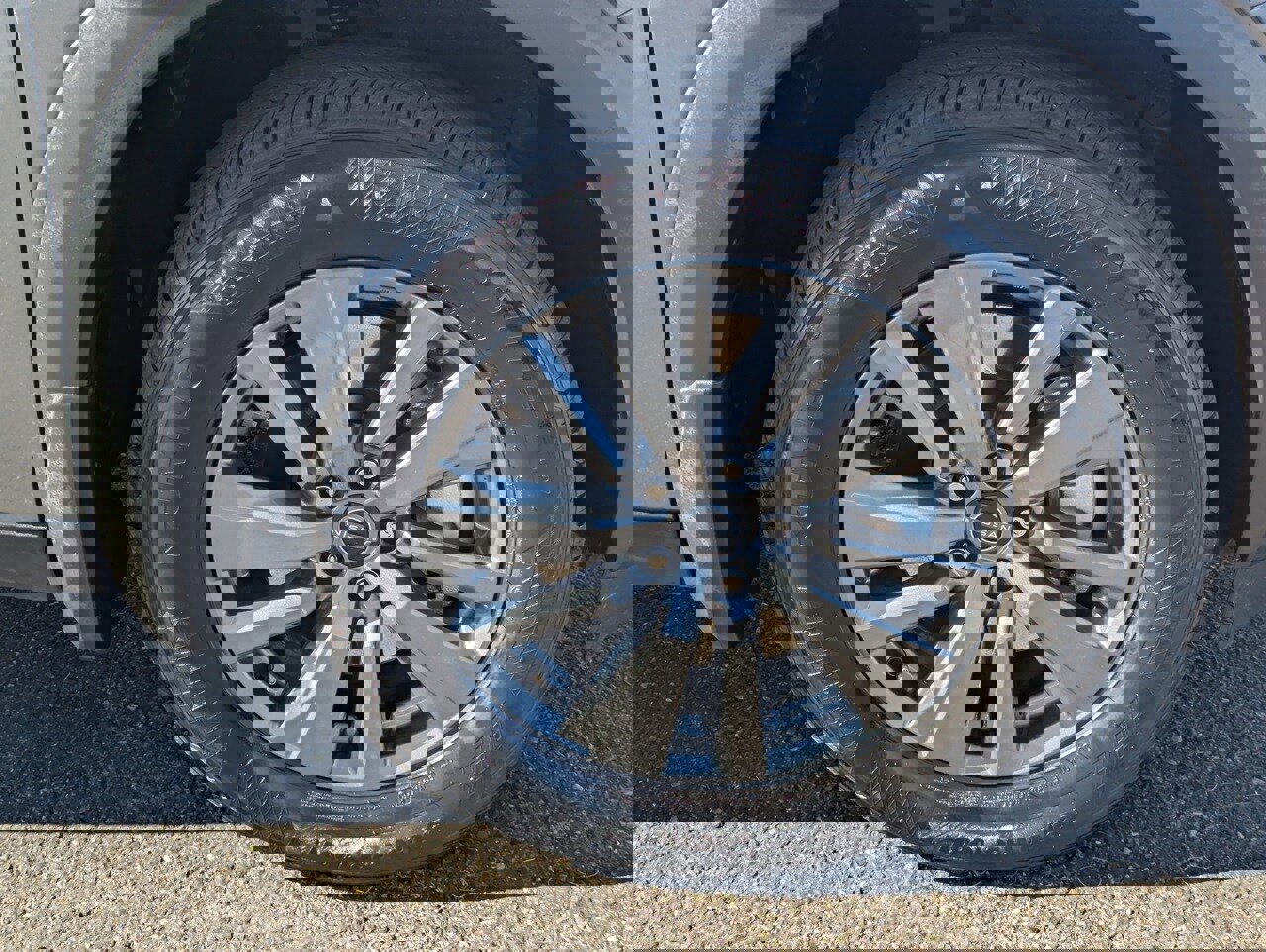 Certified 2024 Nissan Pathfinder SV image 10