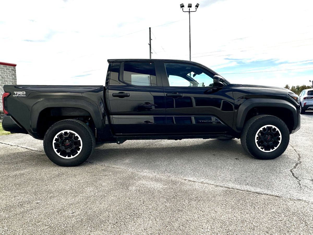 Used 2024 Toyota Tacoma TRD Sport image 7