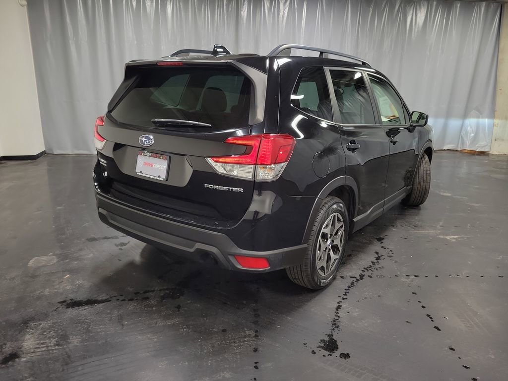 Used 2021 Subaru Forester Premium image 8
