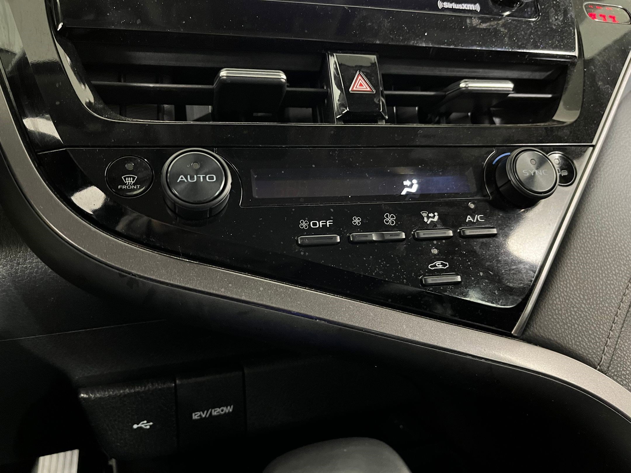 Used 2024 Toyota Camry SE image 23