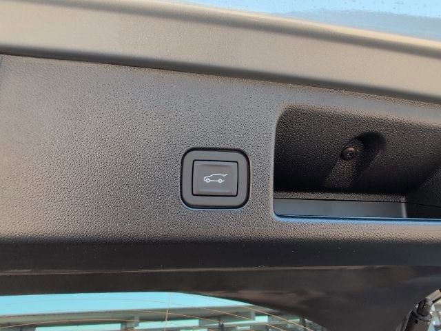New 2026 Chevrolet Equinox EV RS FWD image 11
