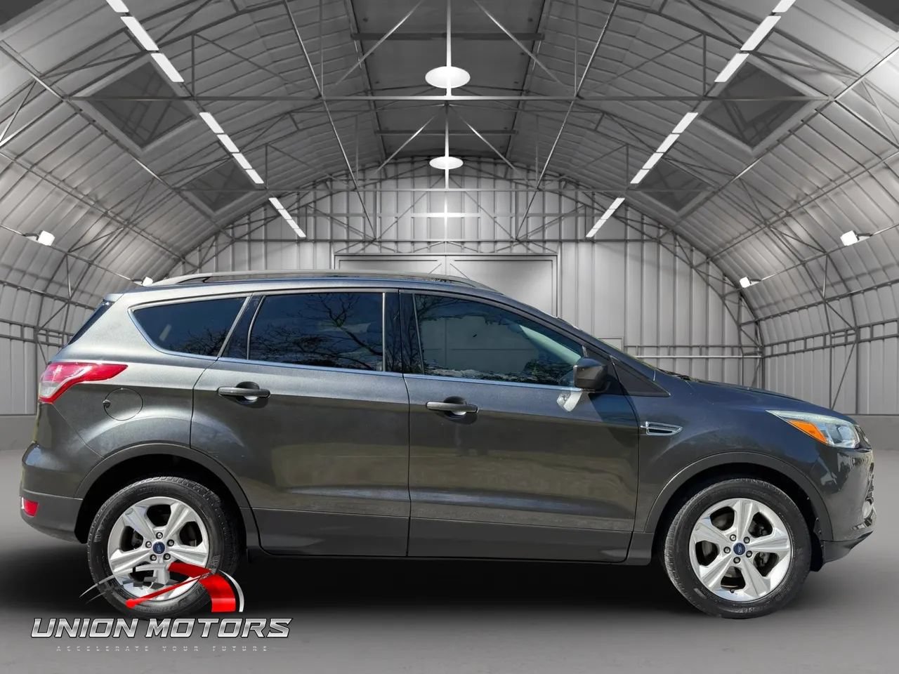 Used 2016 Ford Escape SE w/ SE Leather Comfort Package FWD image 7