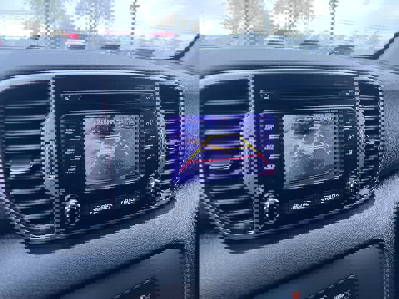 Used 2018 Kia Sportage LX image 17