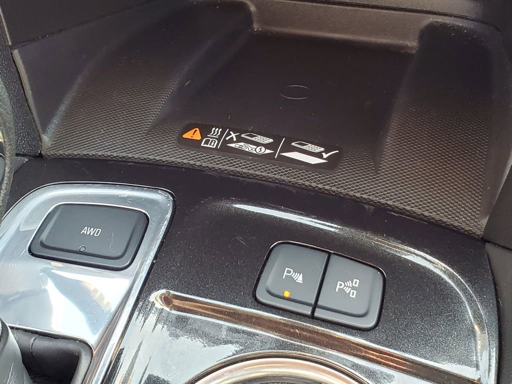 Used 2023 Chevrolet Equinox Premier image 24