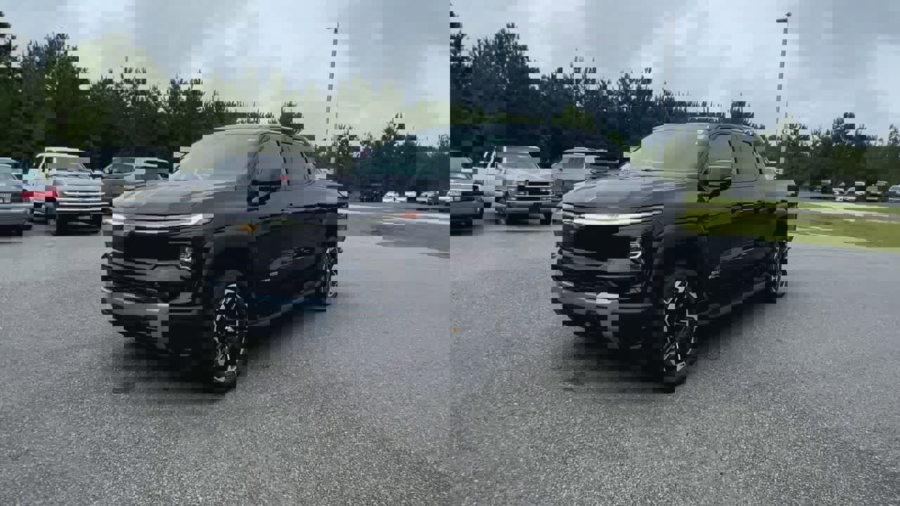 New 2026 Chevrolet Silverado EV LT image 4